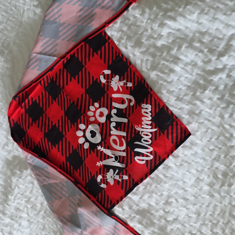Festive Chriatmas Dog Bandanas Set - Red, Green, Blue, Gray & Red Collar - Picture 2 of 9